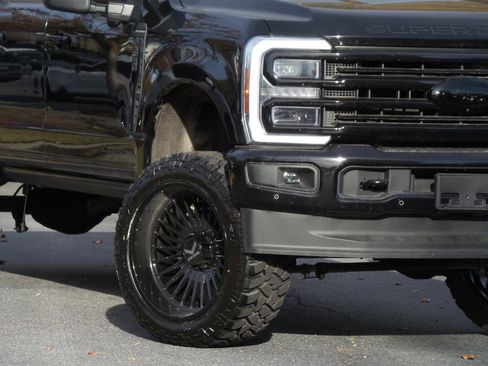 Used 2025 Ford F250 Platinum image 28