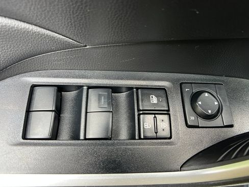 Used 2025 Toyota RAV4 LE AWD/4WD image 12