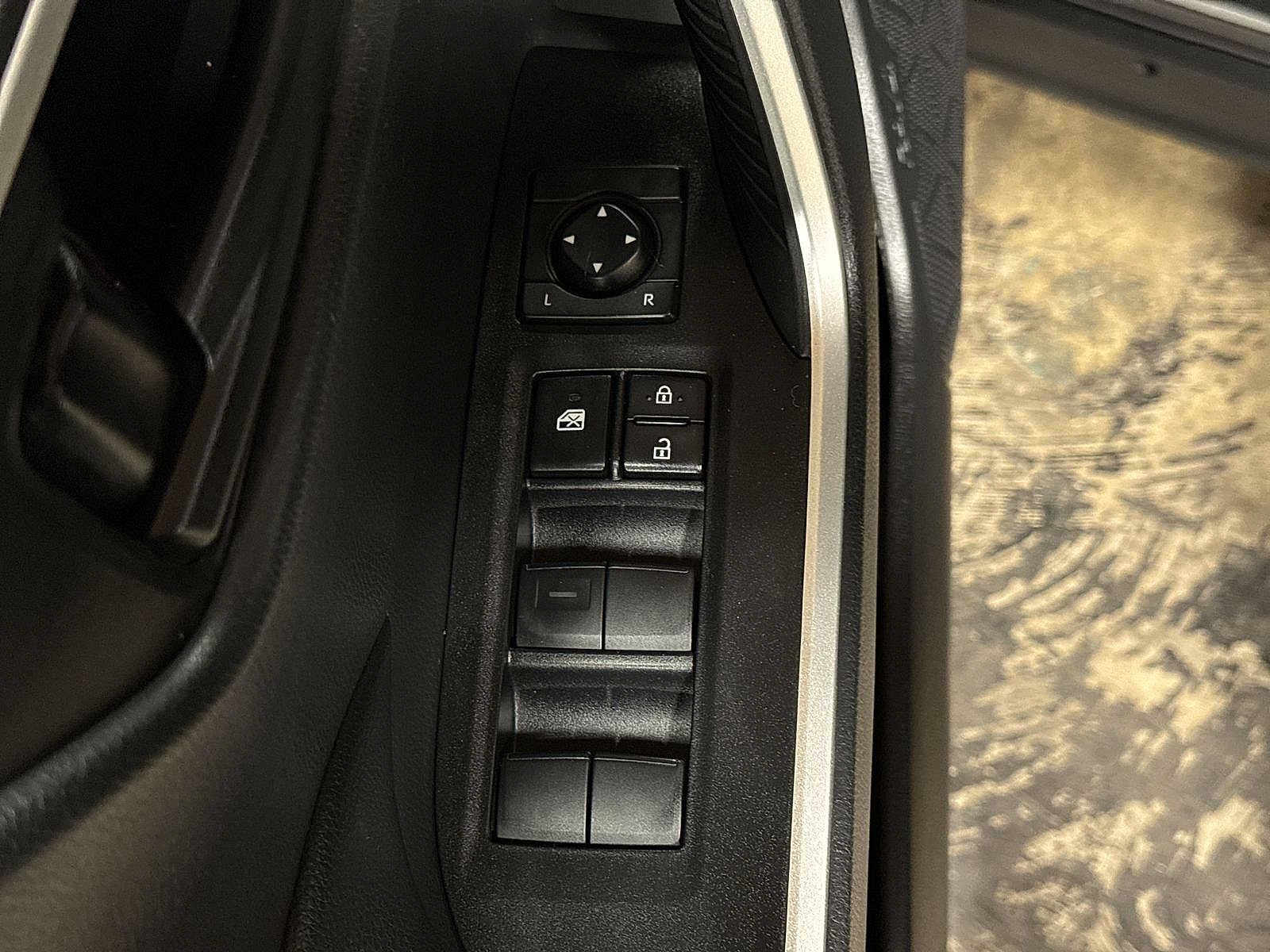 Used 2023 Toyota RAV4 LE AWD/4WD image 22