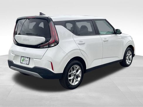 Used 2023 Kia Soul LX w/ Option Group 015 FWD image 8