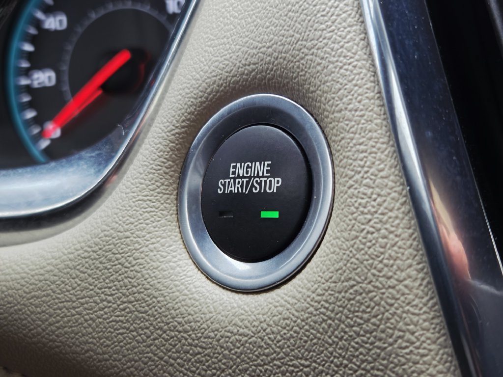 Used 2023 Chevrolet Traverse LS FWD image 23