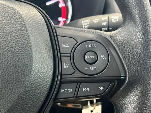 Used 2025 Toyota RAV4 LE FWD image 27