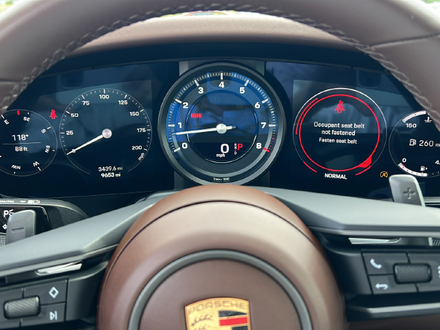 Used 2024 Porsche 911 Carrera RWD image 25