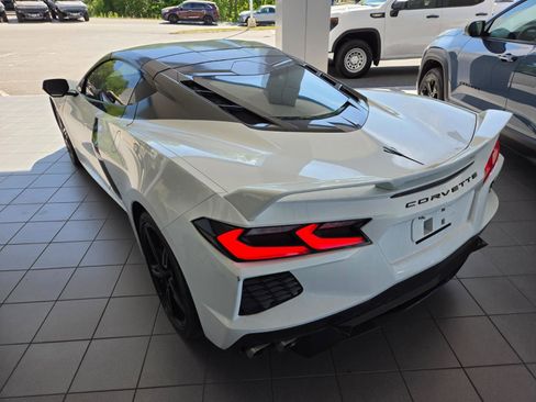 Used 2021 Chevrolet Corvette Stingray Coupe w/ Z51 Performance Package image 7