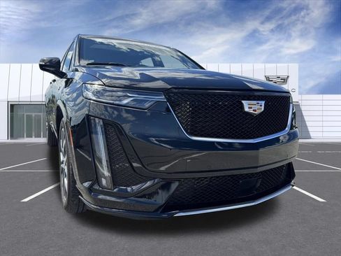 Certified 2024 Cadillac XT6 Sport w/ Technology Package AWD/4WD image 8
