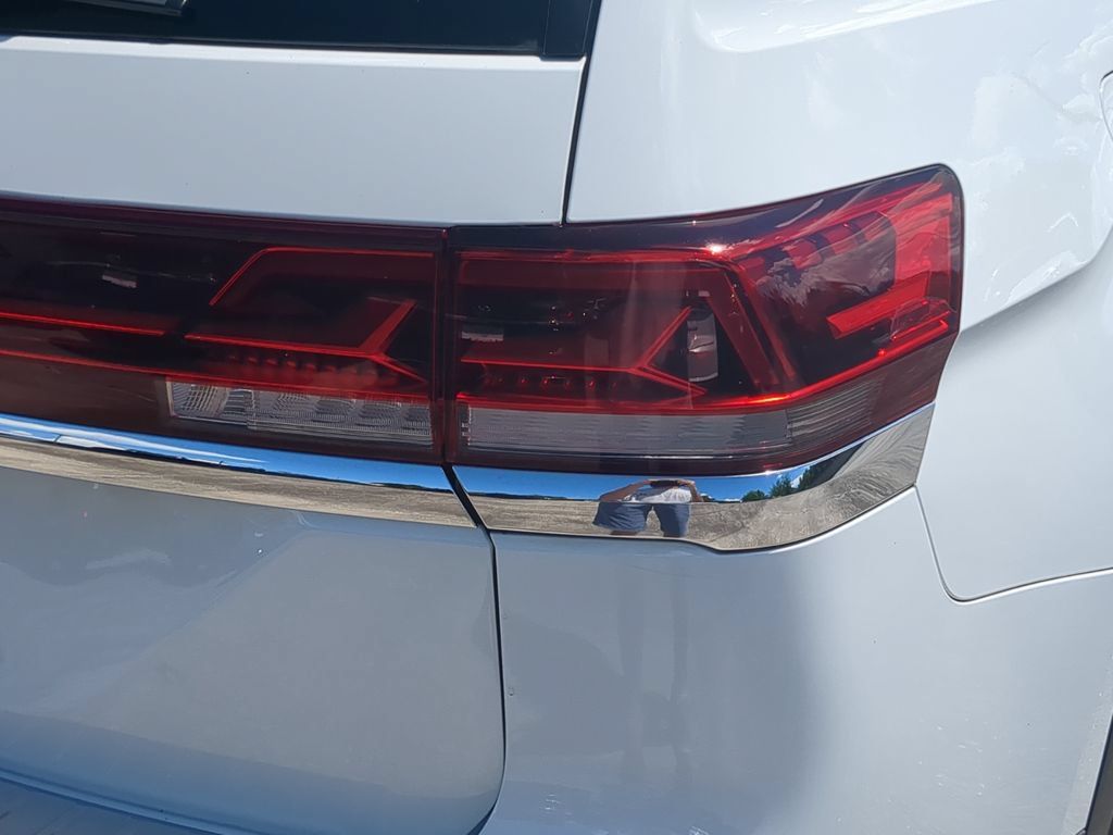 Certified 2024 Volkswagen Atlas SE FWD image 8