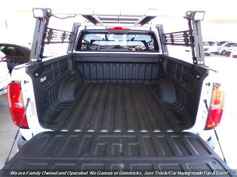 Used 2021 Chevrolet Colorado Z71 w/ Safety Package AWD/4WD image 9