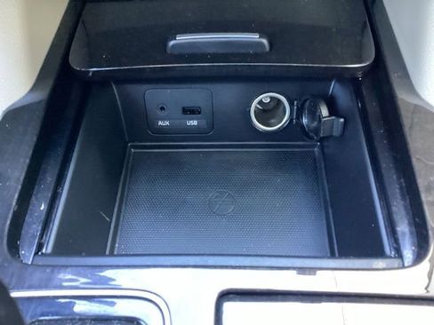 Used 2014 Kia Cadenza Premium w/ Luxury Package FWD image 26