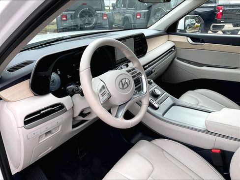 Used 2023 Hyundai Palisade Limited image 8