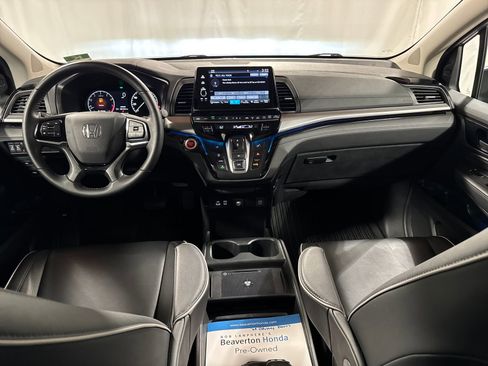 Used 2025 Honda Odyssey Touring image 4