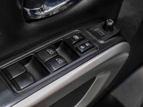 Used 2019 Nissan Titan PRO-4X AWD/4WD image 42