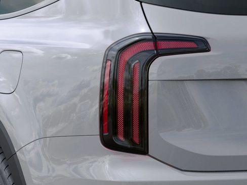 Certified 2025 Kia Telluride SX X-Line AWD/4WD image 12