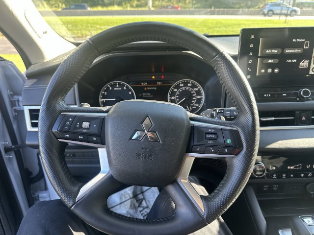 Used 2025 Mitsubishi Outlander SE AWD/4WD image 20
