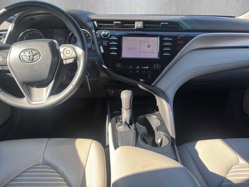 Used 2018 Toyota Camry SE FWD image 15