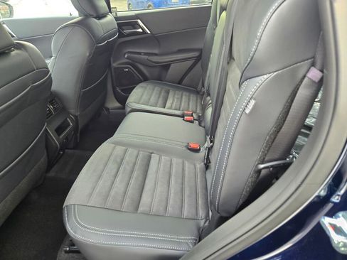 New 2026 Mitsubishi Outlander SE image 12