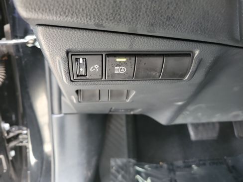 Used 2023 Toyota Corolla Cross LE w/ Moonroof Package FWD image 25