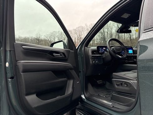 Used 2025 Chevrolet Tahoe RST w/ Comfort Package image 20