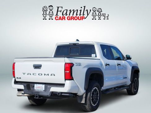 Used 2024 Toyota Tacoma TRD Off-Road w/ TRD Off Road Premium Package AWD/4WD image 4