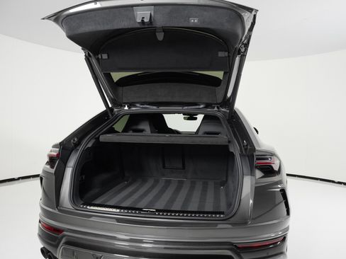 Used 2021 Lamborghini Urus AWD/4WD image 36