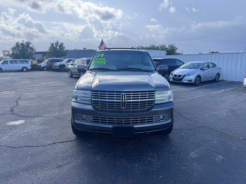 Used 2014 Lincoln Navigator 4WD image 2