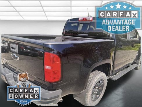 Used 2019 Chevrolet Colorado Z71 w/ Z71 Midnight Edition AWD/4WD image 2
