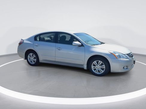 Used 2012 Nissan Altima 2.5 S w/ 20th Anniversary Pkg FWD image 2