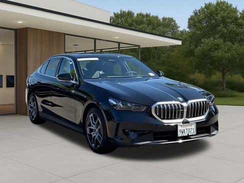 Used 2026 BMW 530i w/ Premium Package RWD image 6