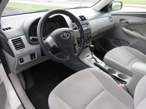 Used 2011 Toyota Corolla LE image 22