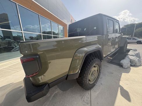 New 2026 Jeep Gladiator Willys AWD/4WD image 3