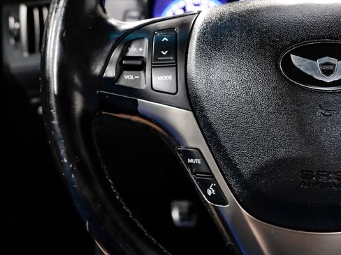 Used 2013 Hyundai Genesis 3.8 RWD image 18