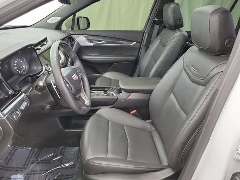 Certified 2024 Cadillac XT6 Sport w/ LPO, Onyx Lite Package AWD/4WD image 8