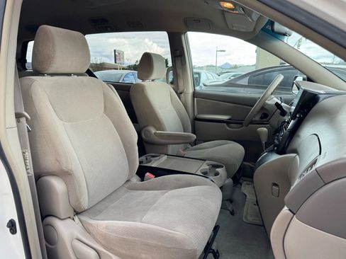 Used 2004 Toyota Sienna CE image 31