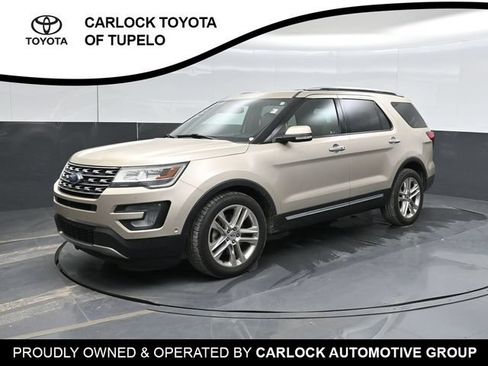 Used 2017 Ford Explorer Limited w/ Equipment Group 301A FWD image 9