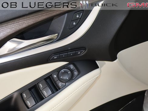 Used 2024 Buick Enclave Avenir w/ Avenir Technology Package AWD/4WD image 6