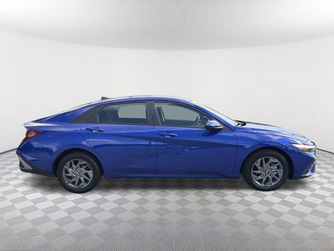 Used 2024 Hyundai Elantra SEL FWD image 19