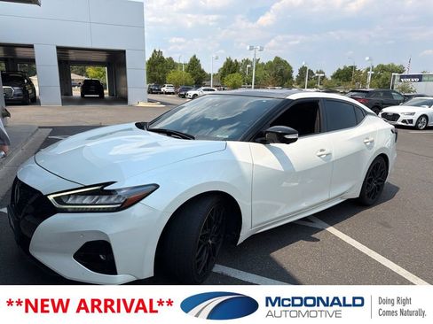 Certified 2022 Nissan Maxima SR w/ Sport Mat Group FWD image 1
