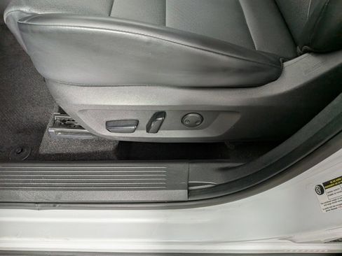 Used 2024 Nissan Rogue SV w/ SV Premium Package image 18