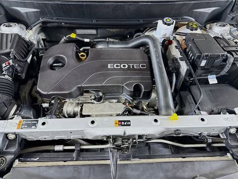 Used 2019 Chevrolet Equinox LS w/ LS Convenience Package image 28