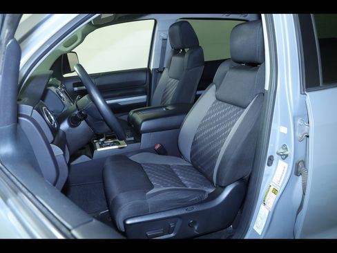 Used 2018 Toyota Tundra SR5 image 31