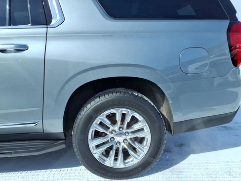 Used 2023 GMC Yukon XL SLT w/ SLT Premium Package image 26