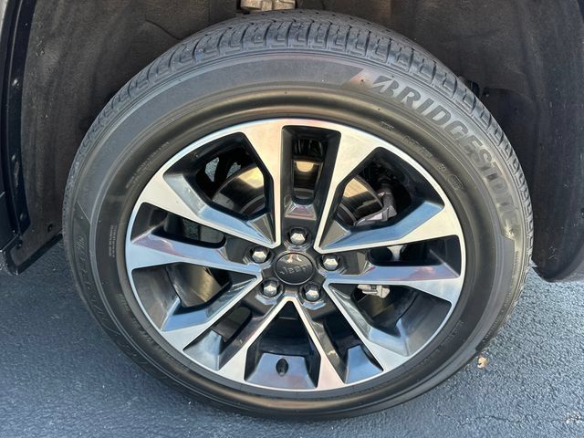 Used 2023 Jeep Grand Cherokee L Overland w/ Advanced Protech Group III AWD/4WD image 25