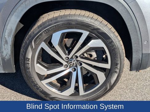 Used 2021 Volkswagen Atlas SEL Premium image 12