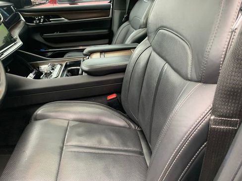 Used 2022 Jeep Grand Wagoneer Series I image 8