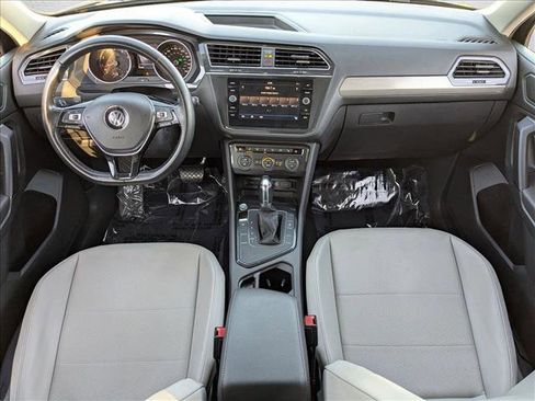 Used 2019 Volkswagen Tiguan SE w/ Panoramic Sunroof Package image 15