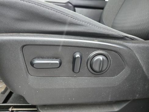 Used 2020 GMC Sierra 1500 SLE w/ SLE Value Package image 9