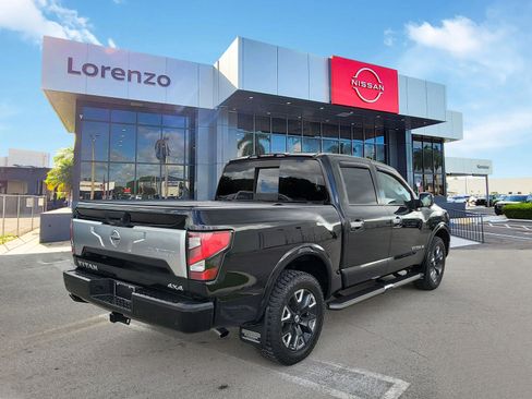 Used 2021 Nissan Titan Platinum Reserve w/ Moonroof Package image 4