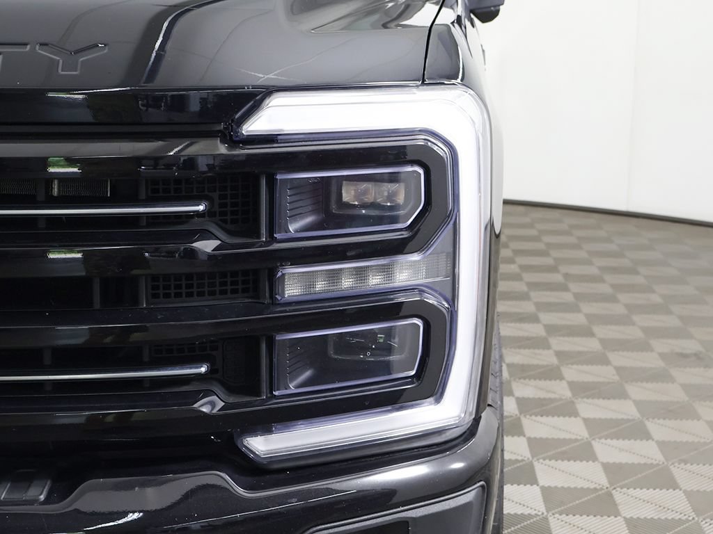 Used 2025 Ford F250 Platinum AWD/4WD image 19