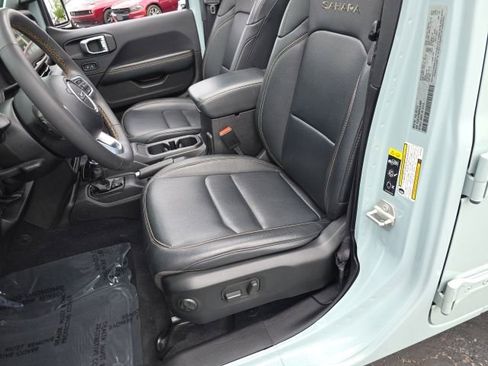 Used 2024 Jeep Wrangler Unlimited Sahara AWD/4WD image 17