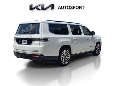 Used 2023 Jeep Grand Wagoneer L Series III AWD/4WD image 8