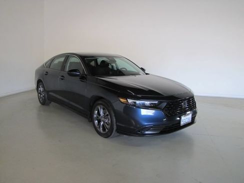Certified 2023 Honda Accord EX image 3